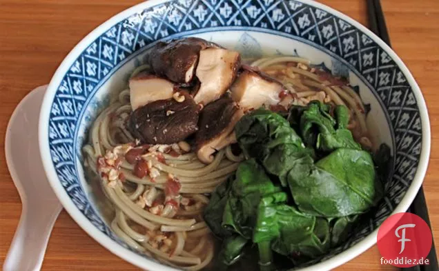 Eine schnelle und einfache Suppe {Misosuppe mit Soba-Nudeln oder Mungobohne