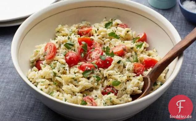 Orzo mit Feta und Tomaten