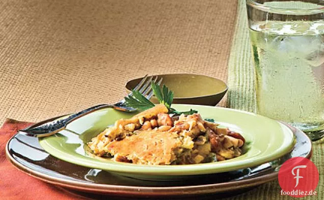 Huhn-Chile-Schuster mit geräucherter Wurst und schwarzäugigen Erbsen