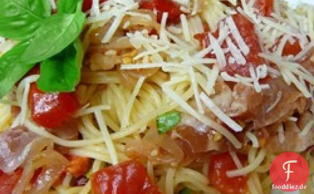 Sommerfrische Pasta mit Tomaten und Schinken