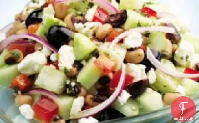 Gurke & schwarzäugiger Erbsensalat