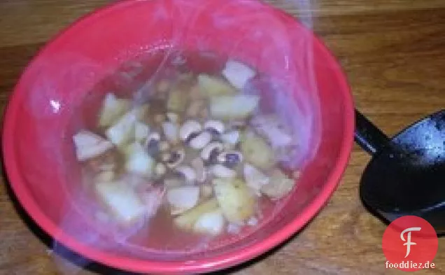 Erbsen-Speck-Suppe mit schwarzen Augen