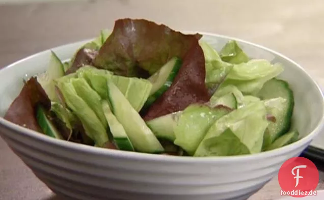 Einfacher Beilagensalat mit Zitronen-Honig-Dressing