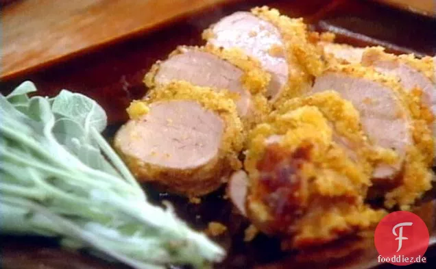 Gebratenes Schweinefilet mit Salbei-Maisbrotkruste