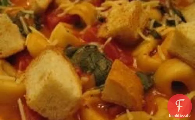Minute Tomatensuppe mit Tortellini