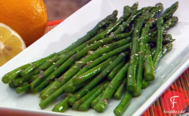 Spargel mit Sesam-Zitrus-Sauce