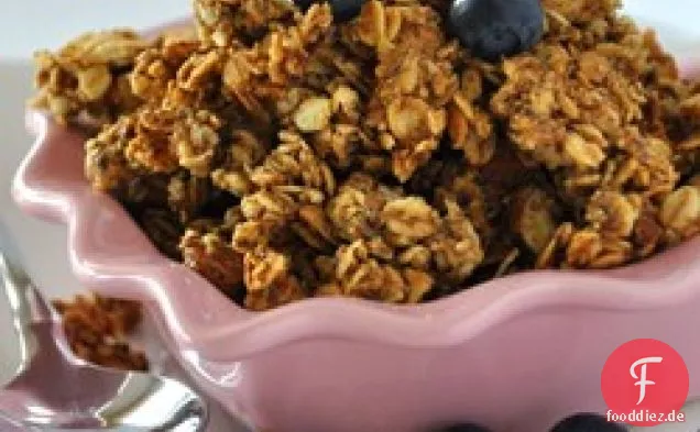 Leichtes Frucht- und Nussgranola