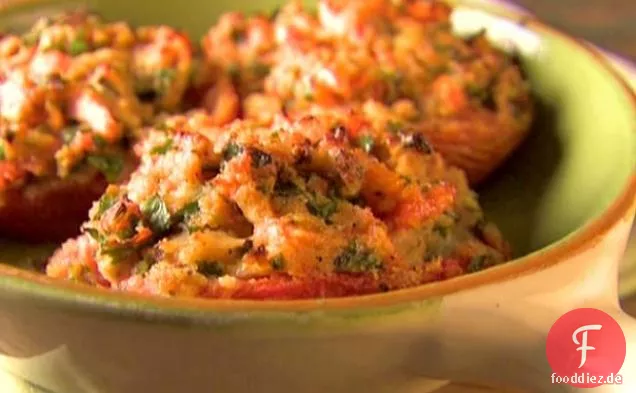 Kraut gefüllte Tomaten