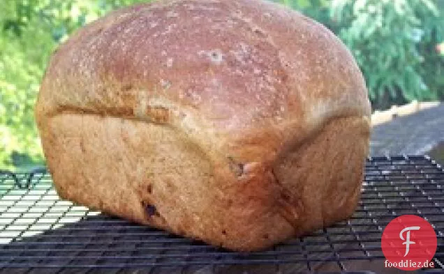 Basilikum und sonnengetrocknetes Tomatenbrot