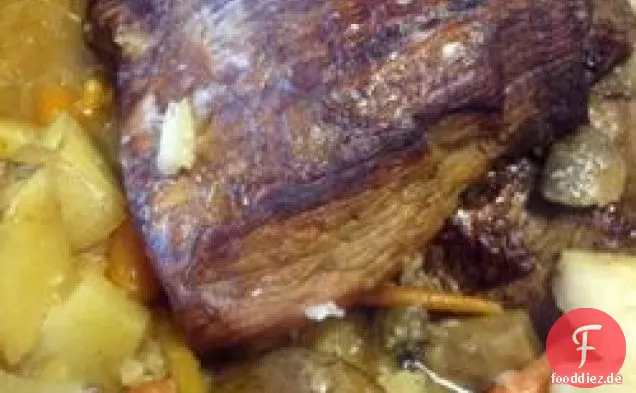 Schmorbraten, Gemüse und Bier