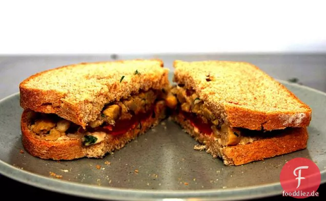Zerschlagener Kichererbsensalat