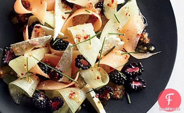 Melone, Beeren und Feta-Salat