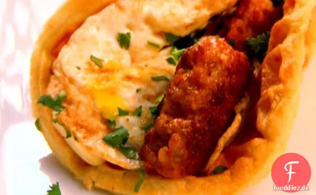 Ei und Wurst Waffel-Wrap