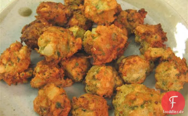 Sanha Pakoras (Kichererbsen-Mehl-Krapfen)