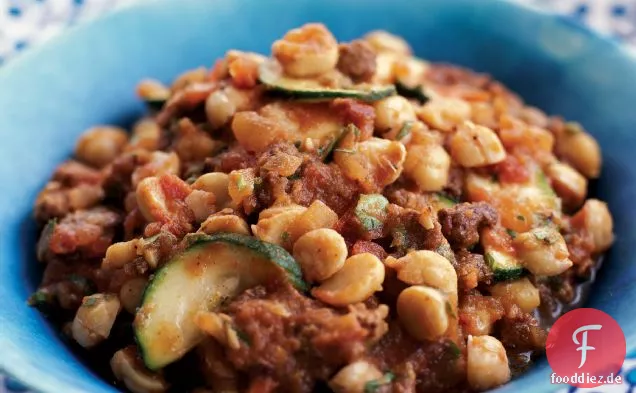 Zucchini Musakka mit Kichererbsen und gewürztem Lamm