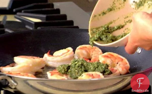 Jumbo Garnelen mit Basilikum und Minze Pesto