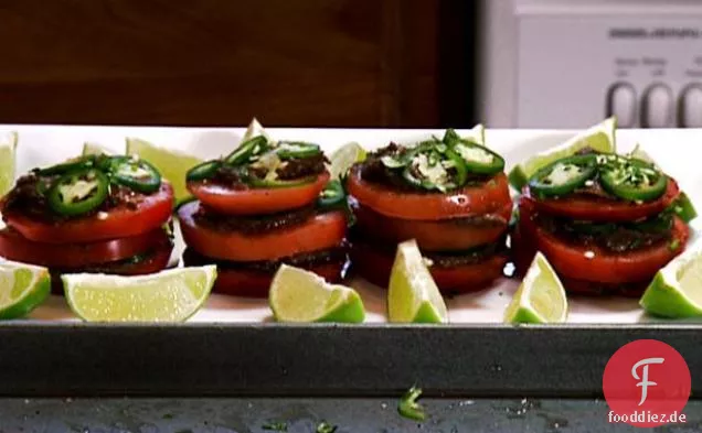 Würzige Tomaten-Napoleons mit Schwarzen Bohnen