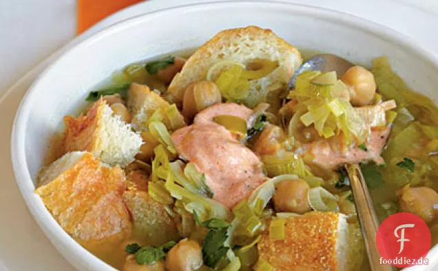Kichererbsen-, Brot- und Lauchsuppe mit Harissa und Joghurt