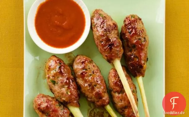 Speck-Schweinefleisch-Pops auf Zitronengras-Sticks