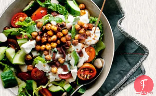 Gehackter Salat Mit Speck Und Gebratenen Kichererbsen