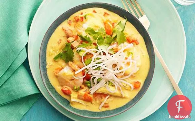 Garnelen und Gemüse gelbes Curry