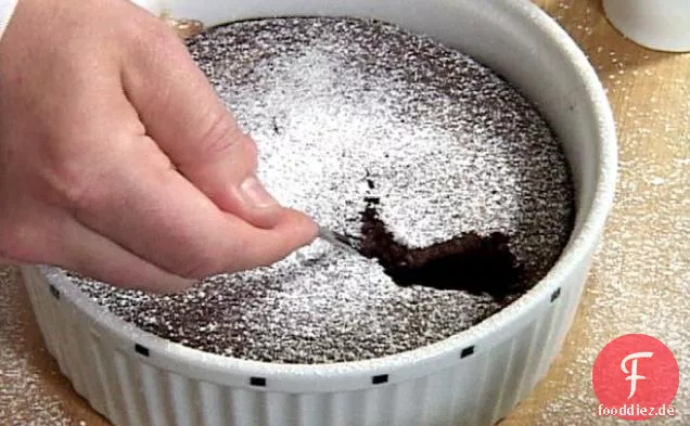 Schokoladen-Dattel-Pudding-Kuchen