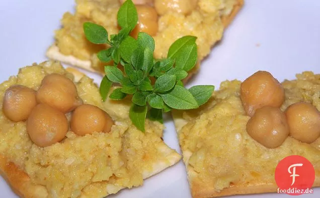Hummus-ish und Kichererbsen auf Crackern
