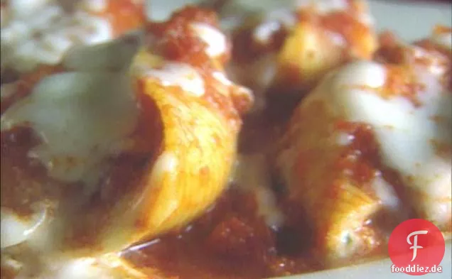 Gefüllte Muscheln mit Arrabbiata-Sauce