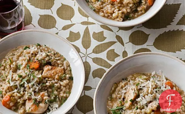 Hühnchen-Gersten-Eintopf mit Dill und Zitrone