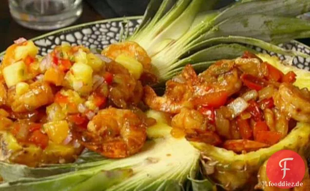 Ananas Boot Garnelen mit Fruchtsalsa