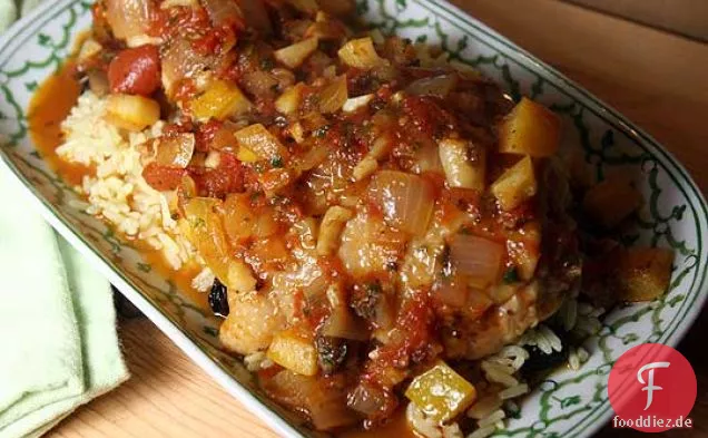 Hühnchen gedünstet mit Tomaten, Zimt und konservierter Zitrone