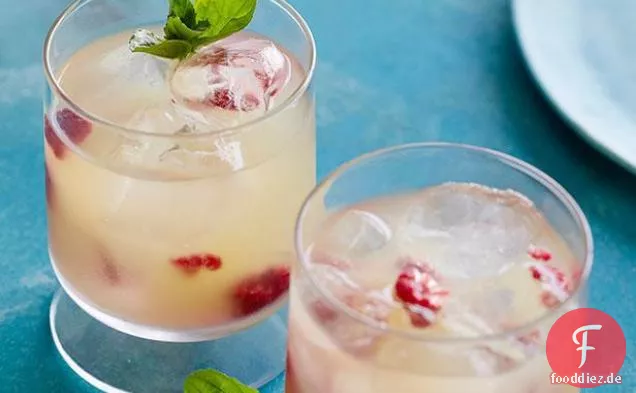 Ananas-Himbeer-Rum-Auffrischung