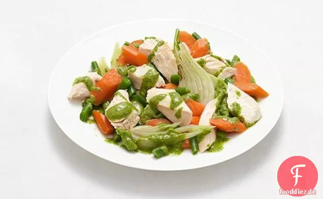 Pochiertes Huhn mit Knoblauch-Kräuter-Sauce