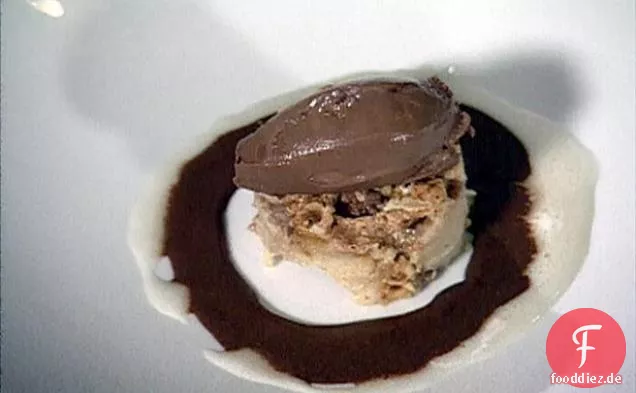 Rocky Road Brotpudding mit Marshmallow-Sauce