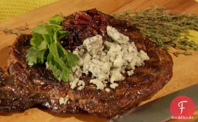 Rib-Eye-Steak mit Vidalia Zwiebeln