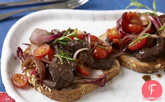 Balsamico-mariniertes Steak mit verkohltem Radicchio