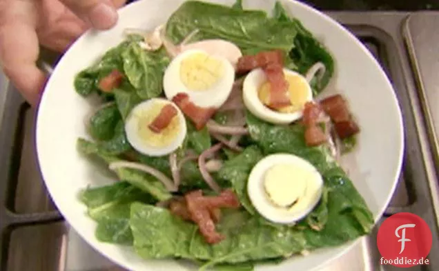Spinatsalat mit warmem Speckdressing