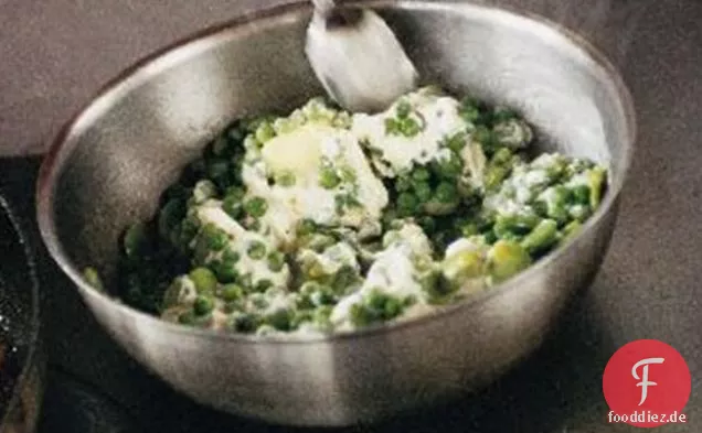 Erbsen & Saubohnen mit Crème Fraîche & Kurkuma