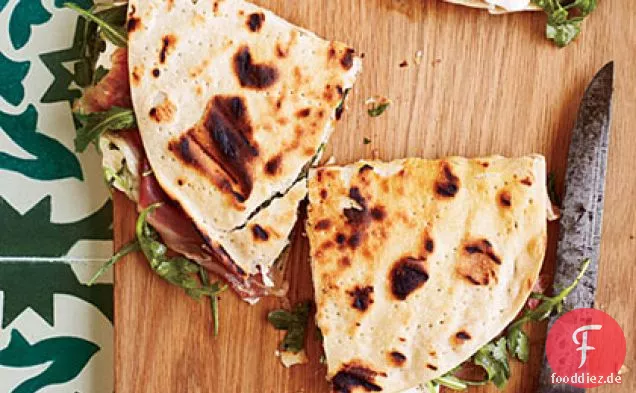 Prosciutto-Mozzarella-Piadine