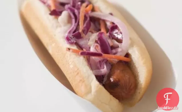 Hot Dogs mit Sommer-Salat