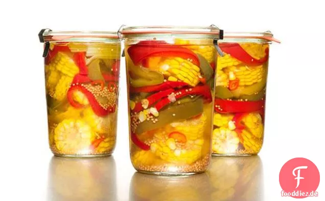 Eingelegter Mais und Paprika