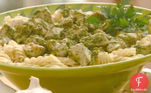 Huhn mit Pistazien-Petersilie-Pesto