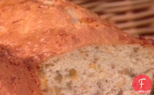 Bananen-Nuss-Kuchen mit Frischkäse-Zuckerguss