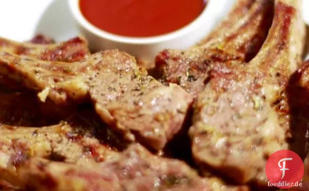 Herbed Lammkoteletts mit hausgemachter BBQ-Sauce