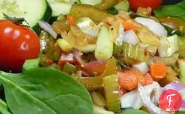 Eingelegter Gemüsesalat
