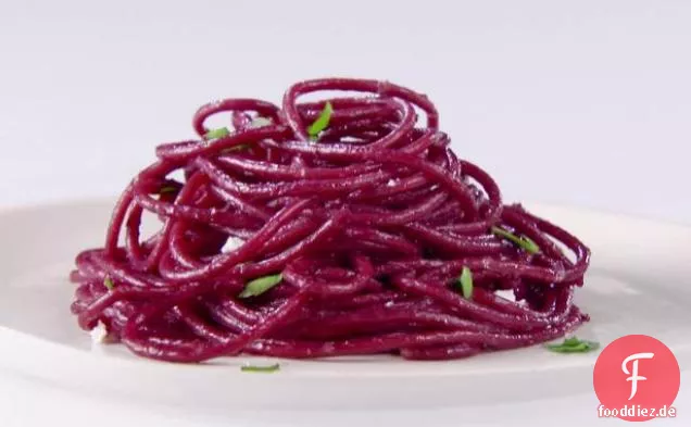 Würzige Rotwein-Spaghetti
