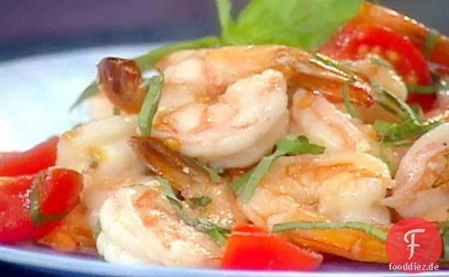 Garnelen mit basilikum, Knoblauch und Tomaten