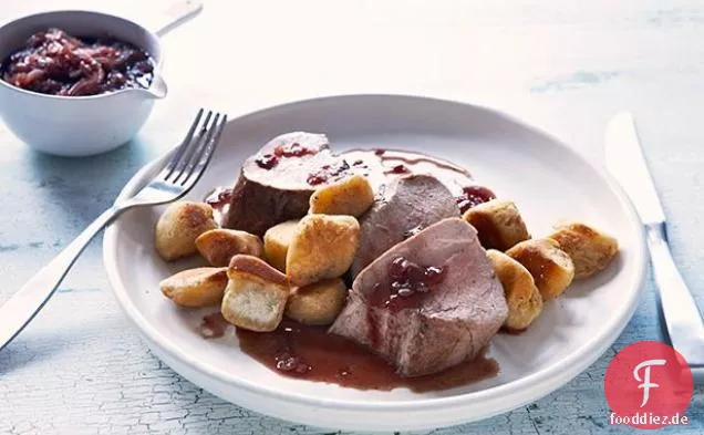 Schweinefilet mit Rosmarin Biscuit Puffs