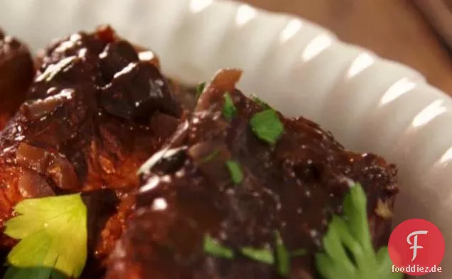 Rotwein geschmortes Rindfleisch Kurze Rippen