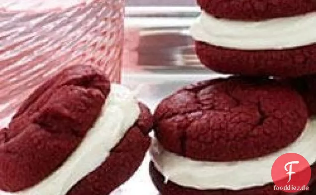 Rote Samt-Sandwich-Kekse